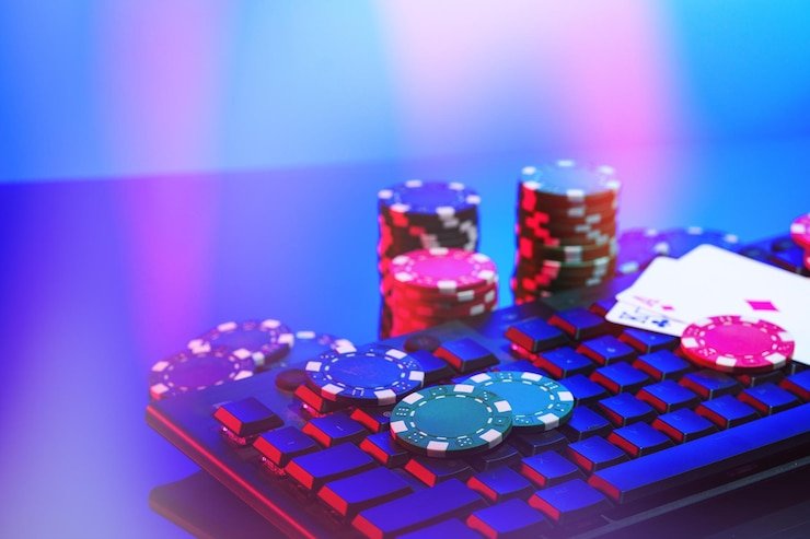 Pengguna mobile membaca panduan keamanan akun